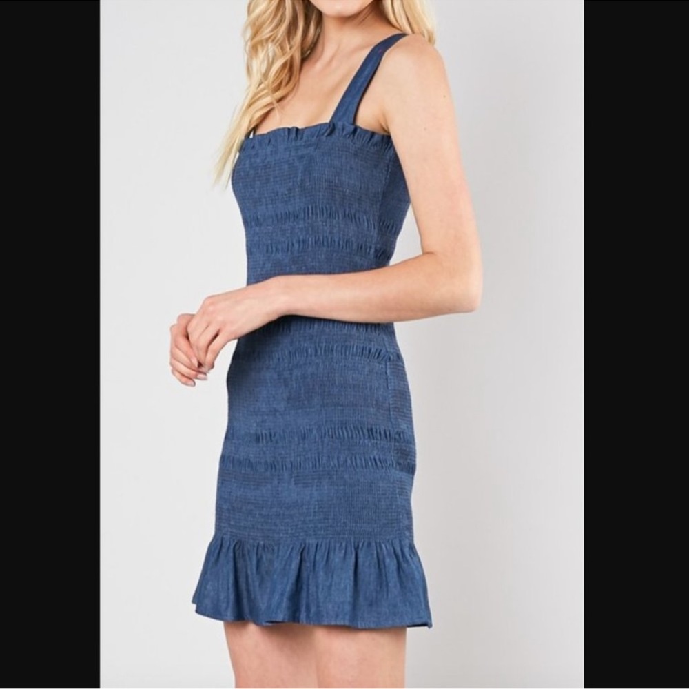 Do+Be Blue Chambray Smocked Mini Dress NWT Size Small - Picture 13 of 13